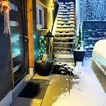 Maya Apartment *
