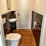 Maya Apartment *